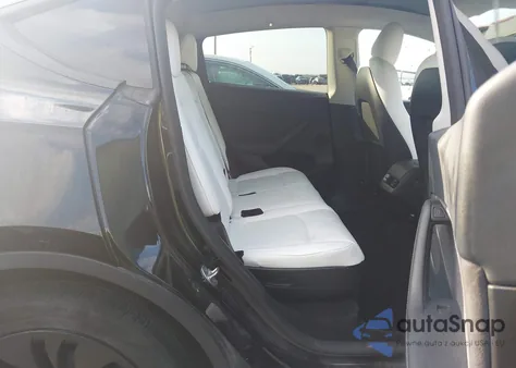 2023 Tesla Model Y Awd/Long Range Dual Motor All-Wheel Drive из США, поврежденный, VIN 7SAYGAEE7PF767951